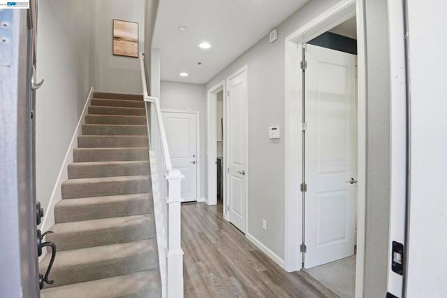 2332 Carbondale Way, Dublin, CA 94568