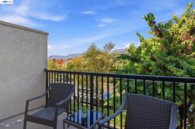2332 Carbondale Way, Dublin, CA 94568