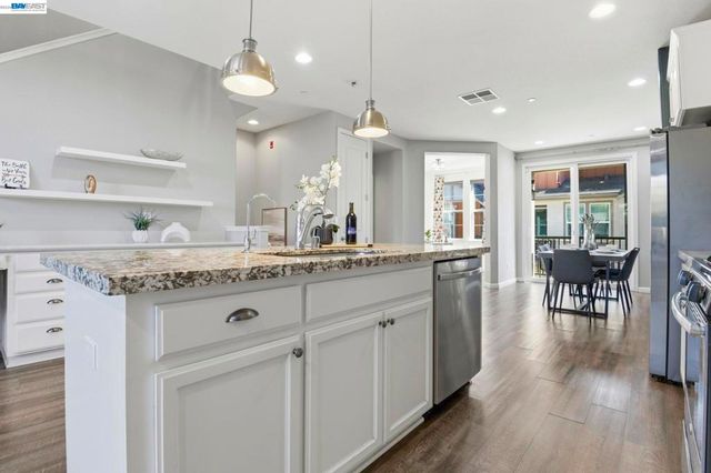 2332 Carbondale Way, Dublin, CA 94568