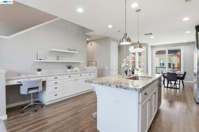 2332 Carbondale Way, Dublin, CA 94568