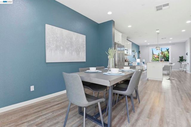 2332 Carbondale Way, Dublin, CA 94568