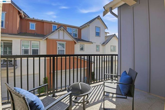 2332 Carbondale Way, Dublin, CA 94568