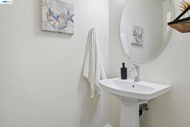 2332 Carbondale Way, Dublin, CA 94568