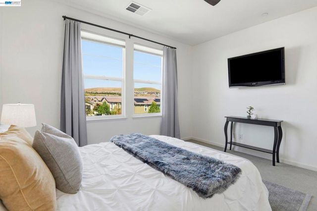 2332 Carbondale Way, Dublin, CA 94568