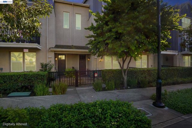 2332 Carbondale Way, Dublin, CA 94568