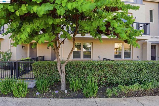 2332 Carbondale Way, Dublin, CA 94568