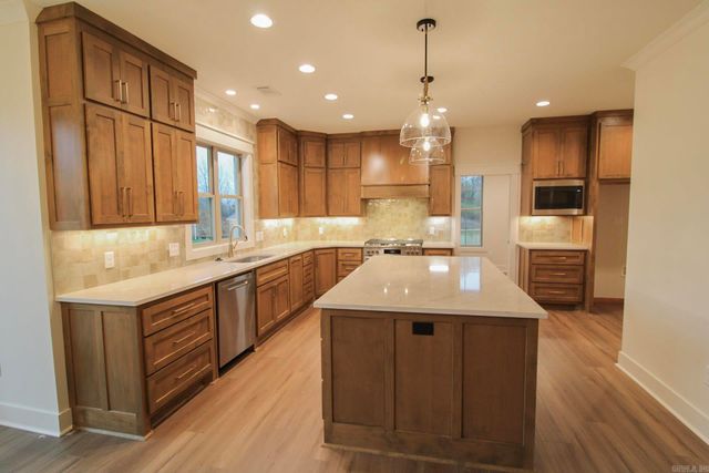 2420 Overcup Drive, Conway, AR 72034