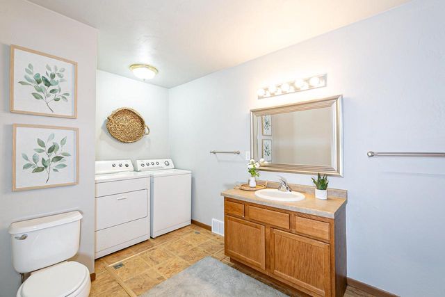 1871 NATURES WAY, Menasha, WI 54952