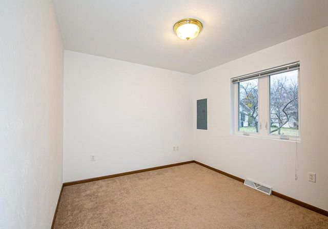 1871 NATURES WAY, Menasha, WI 54952