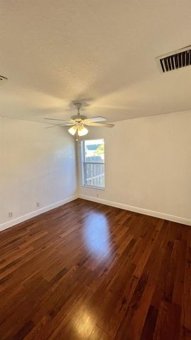 120 SW Grimaldo Terrace, Port St. Lucie, FL 34984