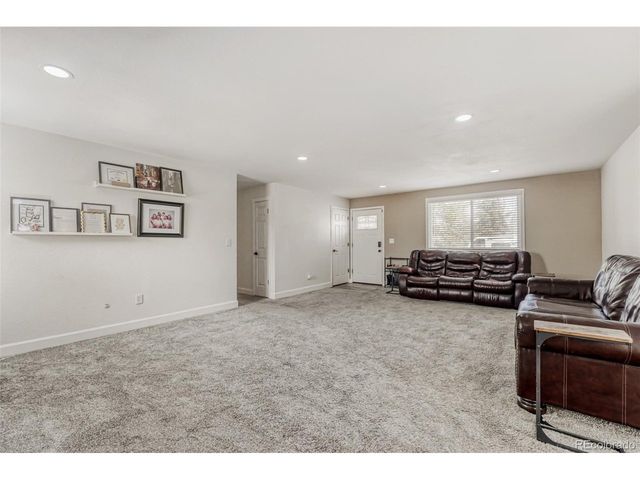 3177 S Mobile Way, Aurora, CO 80013