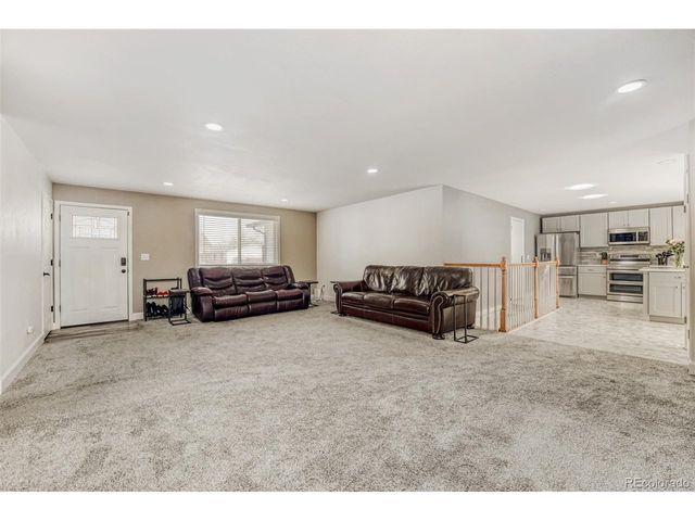 3177 S Mobile Way, Aurora, CO 80013