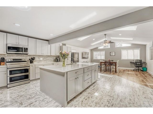 3177 S Mobile Way, Aurora, CO 80013