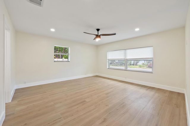117 SE 22nd Avenue, Boynton Beach, FL 33435