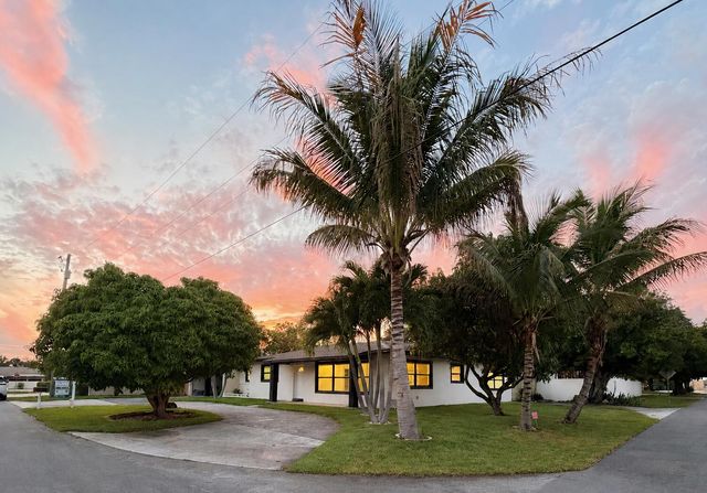117 SE 22nd Avenue, Boynton Beach, FL 33435