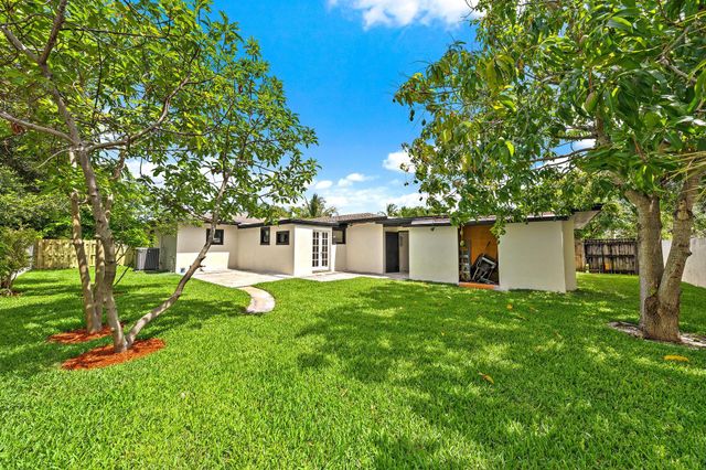 117 SE 22nd Avenue, Boynton Beach, FL 33435