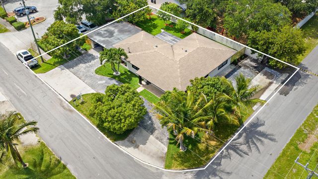 117 SE 22nd Avenue, Boynton Beach, FL 33435