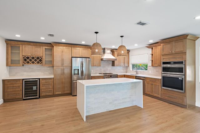 117 SE 22nd Avenue, Boynton Beach, FL 33435