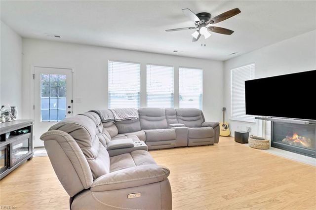 103 Cloverleaf DR, Suffolk, VA 23434