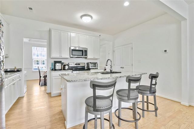 103 Cloverleaf DR, Suffolk, VA 23434