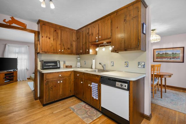 20 Bray Farm Road S, Yarmouth Port, MA 02675