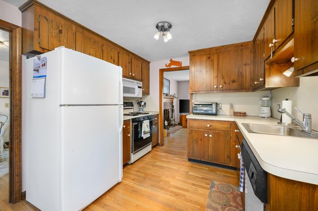 20 Bray Farm Road S, Yarmouth Port, MA 02675