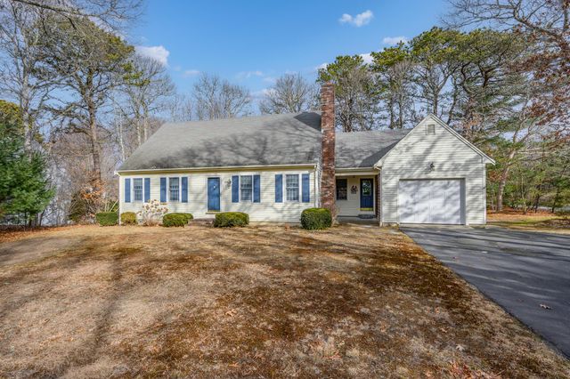 20 Bray Farm Road S, Yarmouth Port, MA 02675