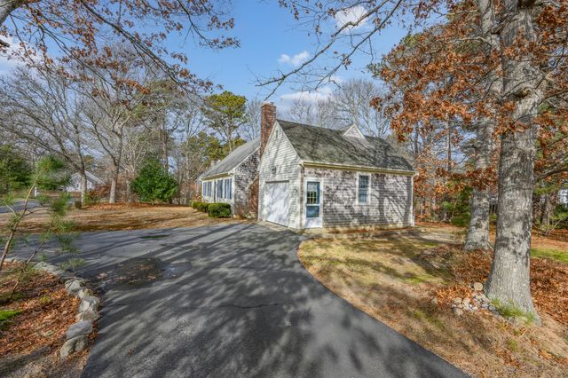 20 Bray Farm Road S, Yarmouth Port, MA 02675