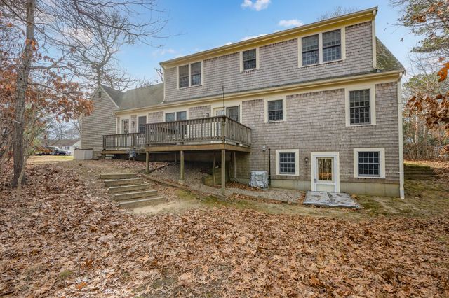 20 Bray Farm Road S, Yarmouth Port, MA 02675