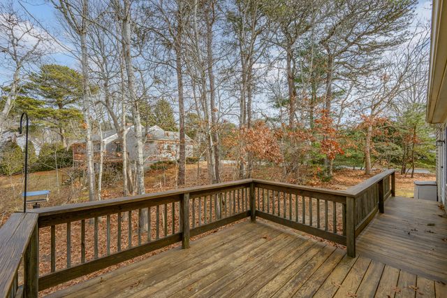 20 Bray Farm Road S, Yarmouth Port, MA 02675