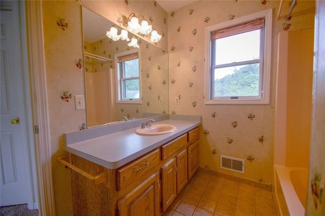175 Sewilo Hills Drive, Irondequoit, NY 14622