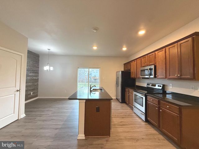 189 MAGELLAN DR, Martinsburg, WV 25404