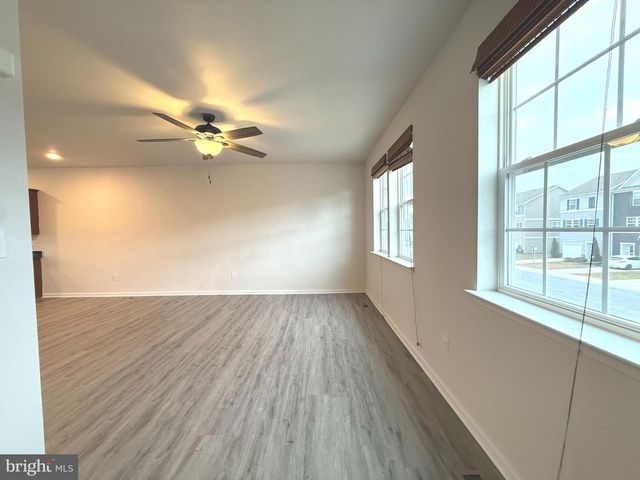 189 MAGELLAN DR, Martinsburg, WV 25404