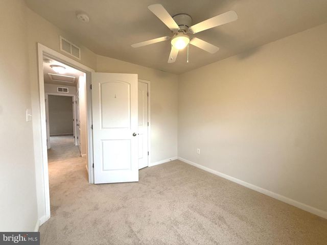 189 MAGELLAN DR, Martinsburg, WV 25404