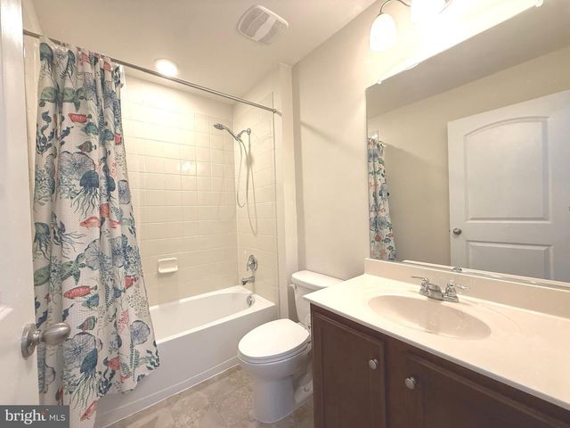 189 MAGELLAN DR, Martinsburg, WV 25404