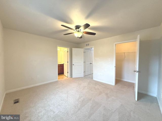 189 MAGELLAN DR, Martinsburg, WV 25404