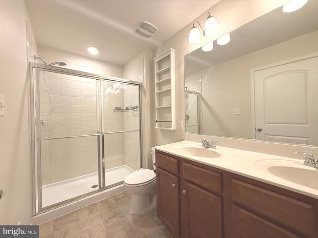 189 MAGELLAN DR, Martinsburg, WV 25404