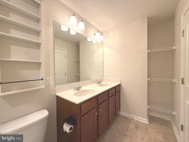 189 MAGELLAN DR, Martinsburg, WV 25404