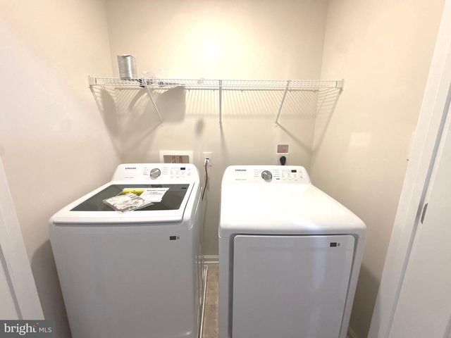 189 MAGELLAN DR, Martinsburg, WV 25404