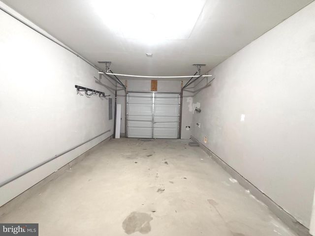 189 MAGELLAN DR, Martinsburg, WV 25404