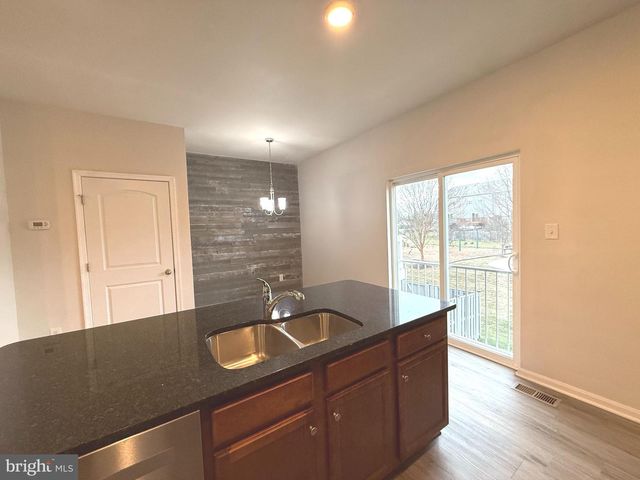 189 MAGELLAN DR, Martinsburg, WV 25404