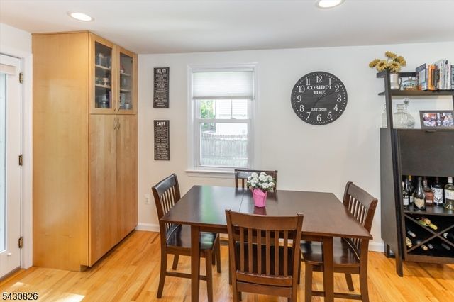 20 Beechwood Rd, Florham Park Boro, NJ 07932