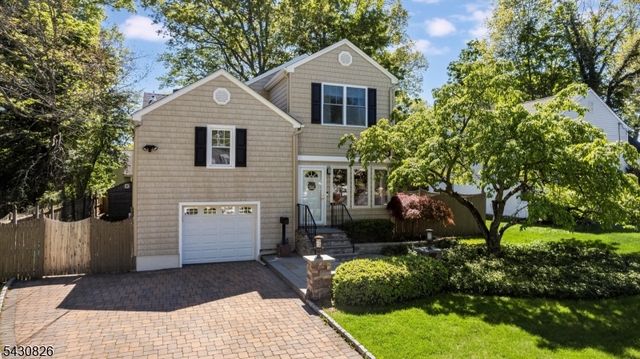 20 Beechwood Rd, Florham Park Boro, NJ 07932