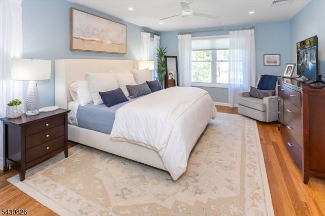 20 Beechwood Rd, Florham Park Boro, NJ 07932