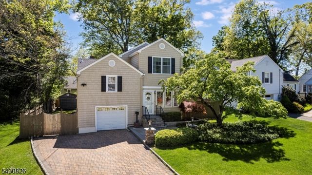 20 Beechwood Rd, Florham Park Boro, NJ 07932