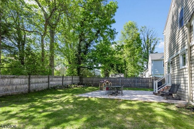 20 Beechwood Rd, Florham Park Boro, NJ 07932