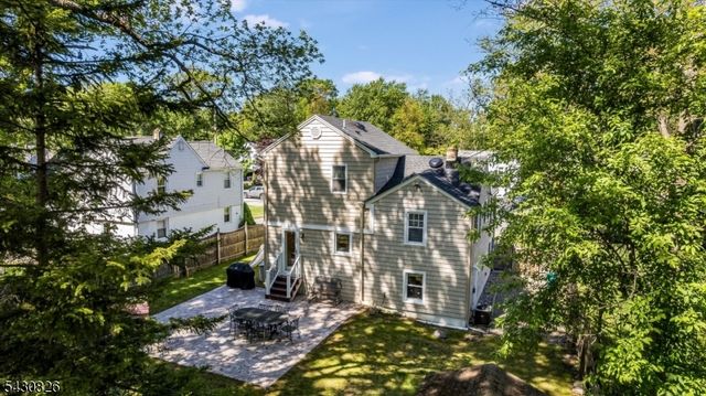 20 Beechwood Rd, Florham Park Boro, NJ 07932