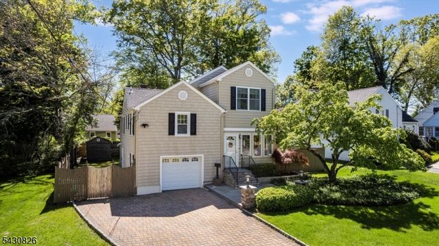 20 Beechwood Rd, Florham Park Boro, NJ 07932