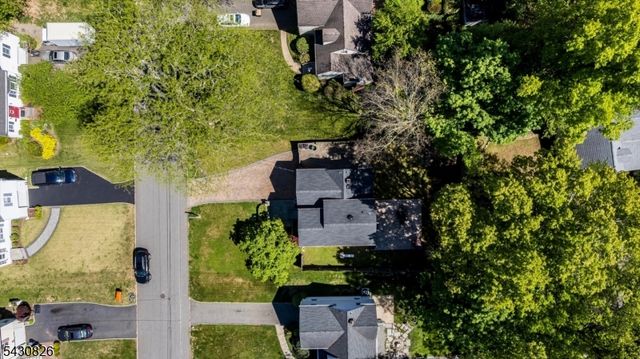 20 Beechwood Rd, Florham Park Boro, NJ 07932