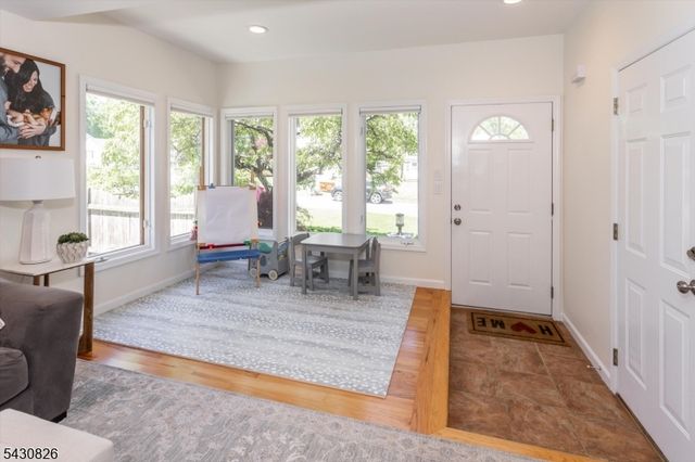 20 Beechwood Rd, Florham Park Boro, NJ 07932